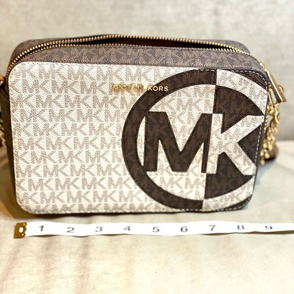 NWT Michael Kors Crossbody Bag Camera Bag Logo Print Canvas Leather Acc… - Picture 14 of 15